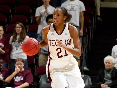 Elonu Leads No. 4 Texas A&M Past Temple