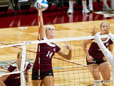 Aggies Fall to No. 5 USC, 3-1