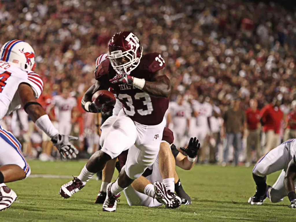 8th-Ranked Aggies Defeat SMU, 46-14