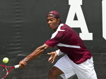No. 1 USC outlasts No. 20 Texas A&M, 5-2