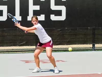 Women?s Tennis Defeats Fresno State, 5-2