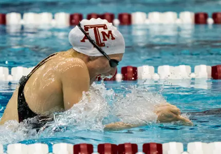 Aggies Split with Gators