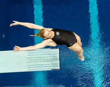 Ten Texas A&M Swimmers, Divers Earn Degrees
