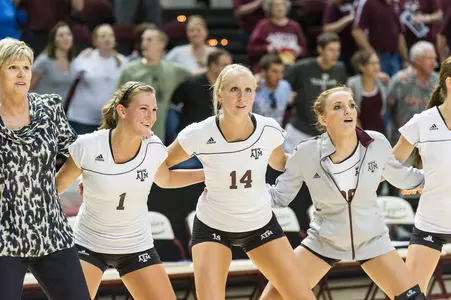 Volleyball Takes Lead in SEC West With Sweep of SC