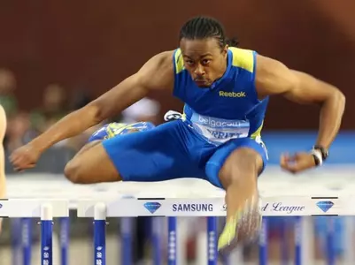 Aries Merritt runs 12.80, breaks 110H world record