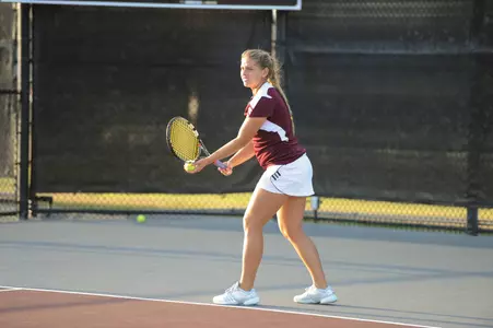 Women's Tennis Defeats Kentucky, 5-2