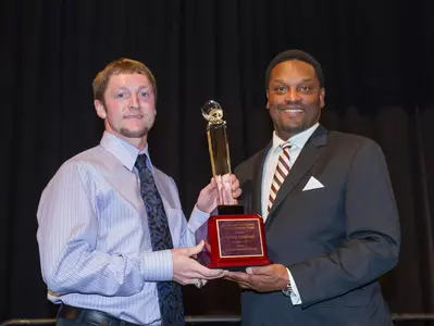 Labhart Receives Aggie Heart Award