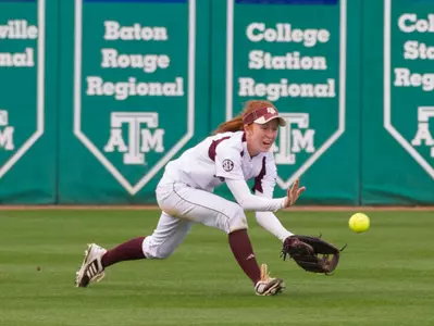 Softball Remains Undefeated with Wins Over Pitt, UNC