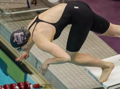 Aggies, Bulldogs battle to Top 5 tie