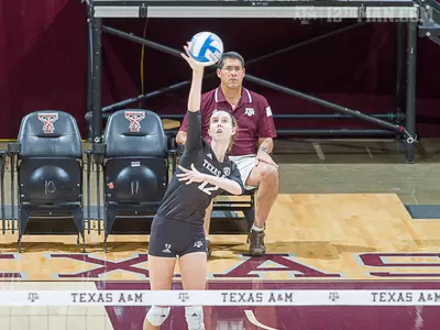 Volleyball Posts Win No. 20 in Sweep at Mississippi State