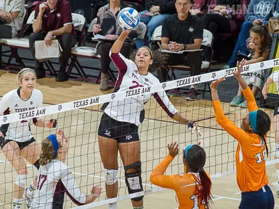 Aggies Earn 3-0 Sweep Over Tennessee