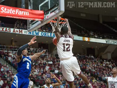 Men's Basketball Cruises to 87-65 Win over UNO