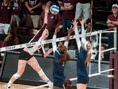 Lowak's Double-Double Leads A&M to Win over Ole Miss