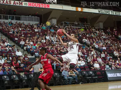 No. 4 Women Roll to 11-0 with 94-55 Win over Houston