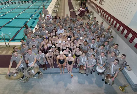 Seniors Lead Sweep of North Texas