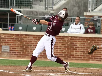 Aggies Wrestle Series from Gators with 11th Inning Win