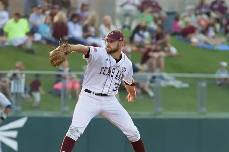 Aggies Drop Series Opener to Kentucky, 6-3