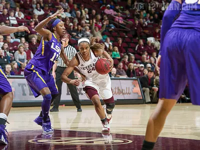 No. 9 Women's Basketball Defeats LSU, 55-48