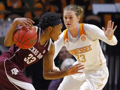 No. 9 Women Fall at No. 7 Tennessee