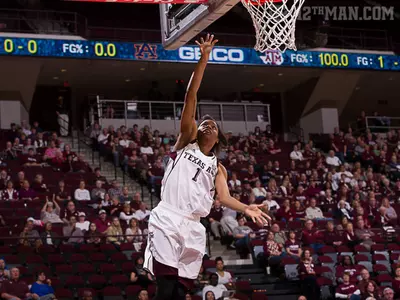 No. 15 Women Pick Up Big Road Win At No. 11 Kentucky, 81-69