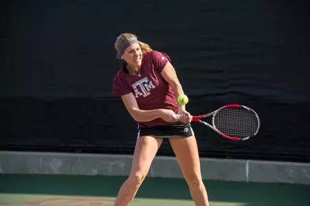 Texas A&M Defeats UTA, 5-2