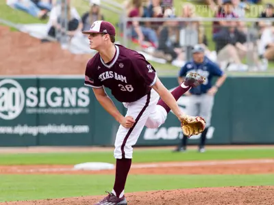 Baseball Rolls to Sixth Straight Win