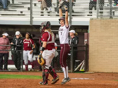 #23 Softball Wins 10-Inning Marathon over South Carolina