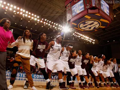 Women's Basketball Tops Auburn in SEC Tournament