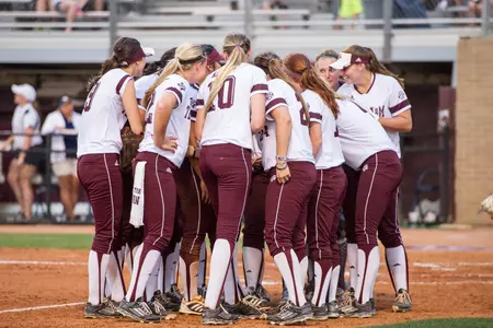 #22 Softball Splits Saturday Doubleheader, Wins GT Series