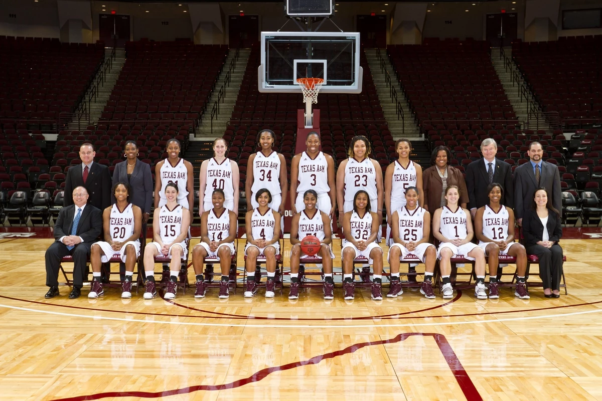 2010-11 WBB Team Photo