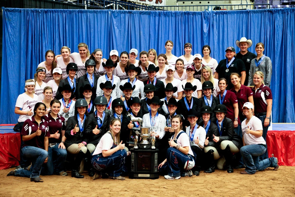 2011-12 Equestrian Team Picture