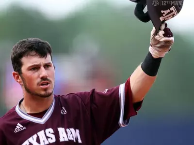 Baseball Advances to SEC Semis