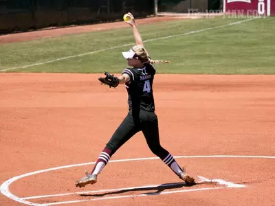 Softball Earns No. 40 win