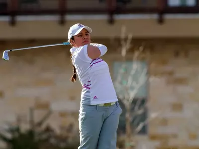 Navarro Swings at the North Texas Shootout