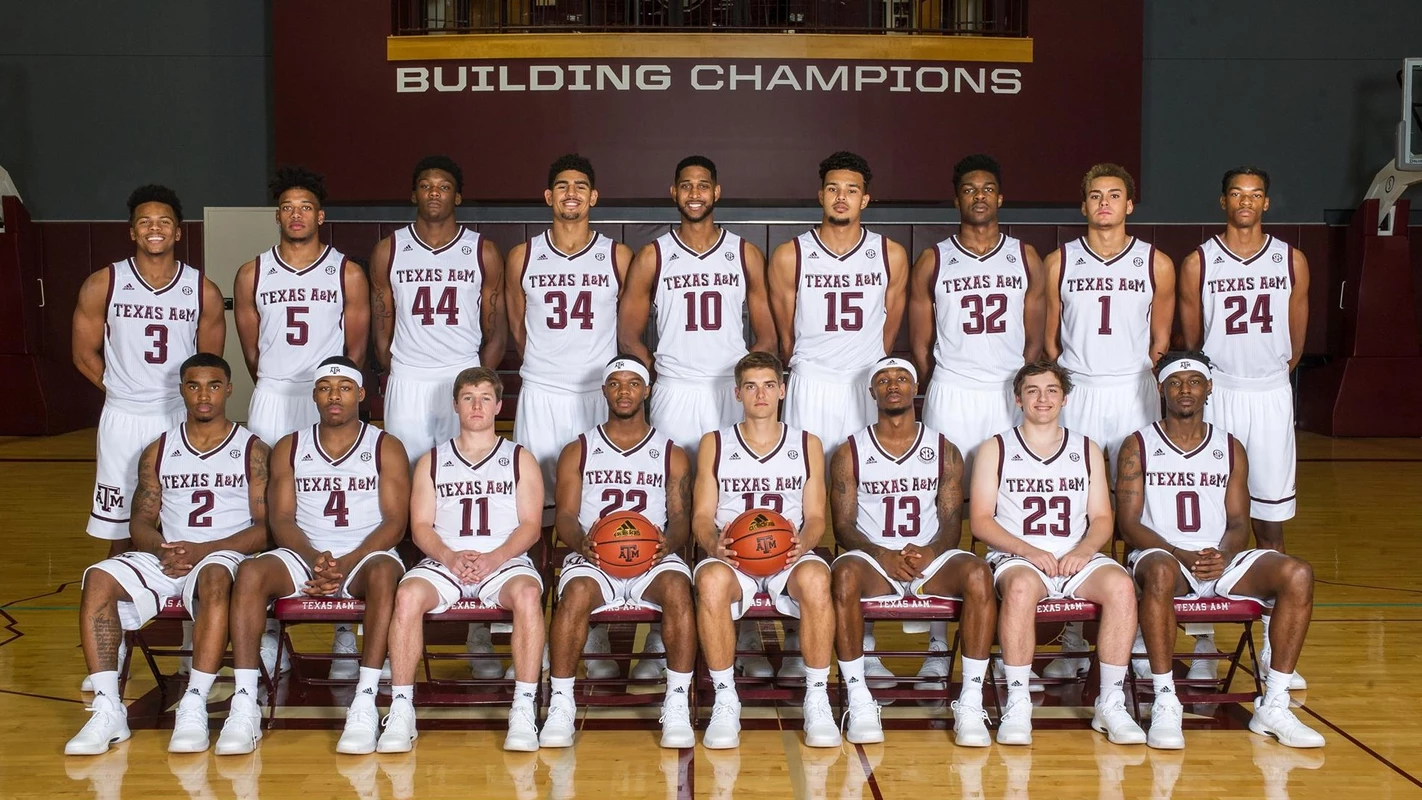 2017-18 Men's Basketball Team Picture