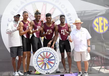 SEC Relays - 4x400 worldl lead