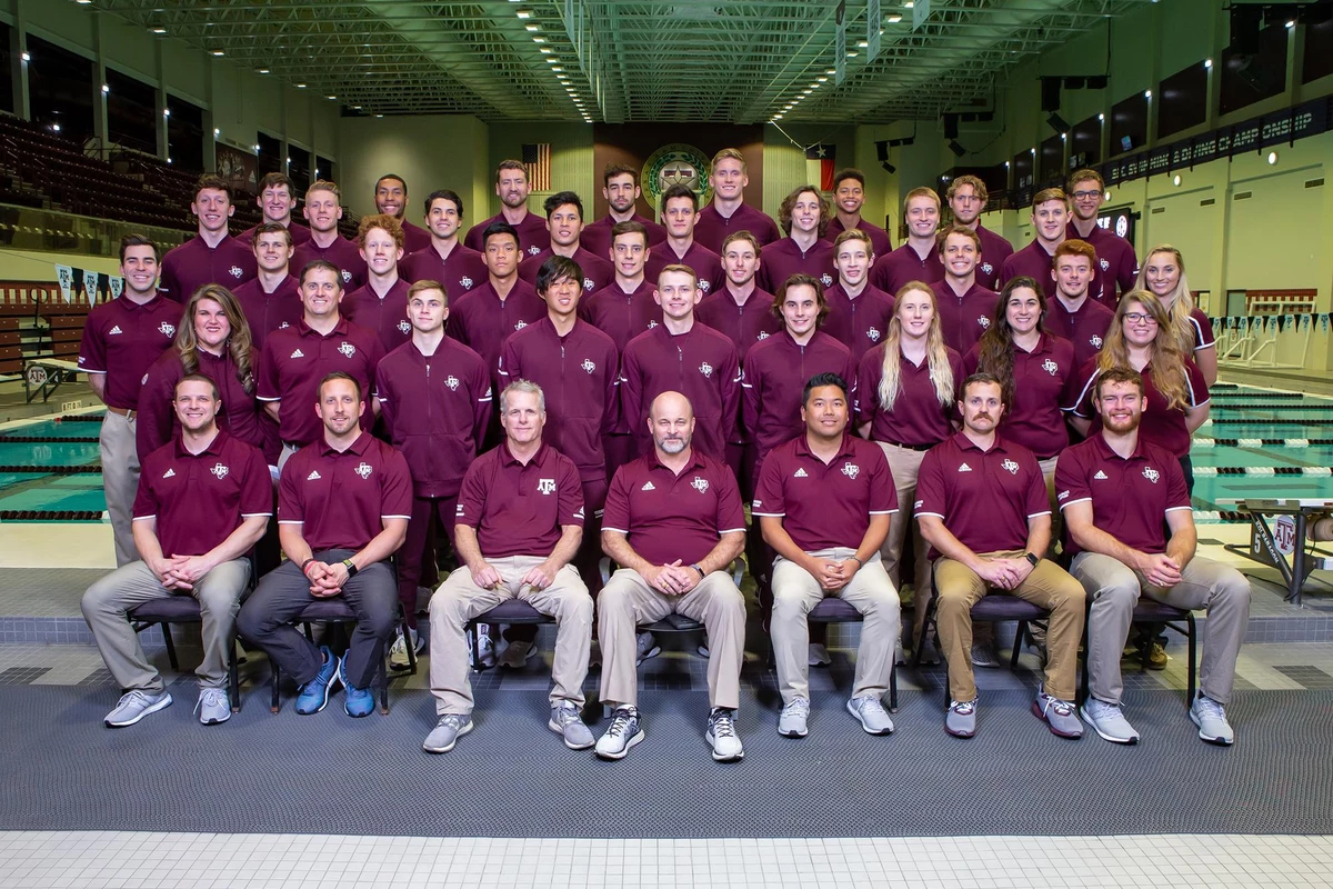 2018-19 Men's Swim and Dive Team