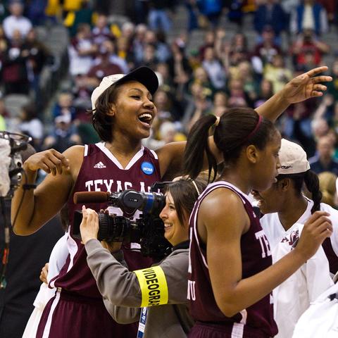 Texas A&M downs Notre Dame 76-70 to capture NCAA women's basketball  championship 