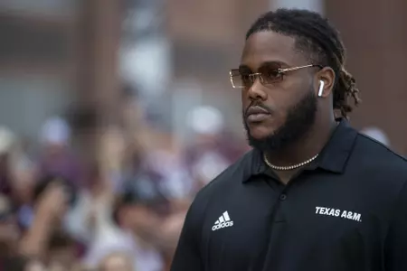 COLLEGE STATION, TX - October 02, 2021 - Defensive lineman Adarious Jones #6 of the Texas A&M Aggies during the game between the Mississippi St. Bulldogs and the Texas A&M Aggies at Kyle Field in College Station, TX. Photo By Brendall O'Banon/Texas A&M Athletics