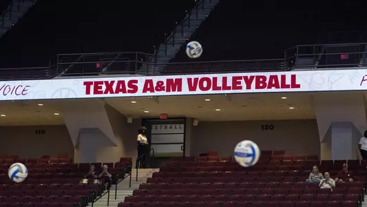COLLEGE STATION, TX - 20211013 - Texas A&M Aggies Volleyball vs. Ole Miss Rebels