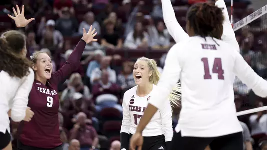 COLLEGE STATION, TX - 20211104 - Texas A&M Aggies Volleyball vs. Auburn Tigers