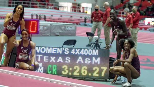 Athing Mu, Syaira Richardson, Jania Martin, Charokee Young