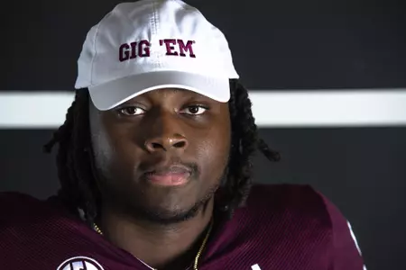 COLLEGE STATION, TX - July 27, 2021 - Offensive lineman Kenyon Green #55 of the Texas A&M Aggies during Texas A&M Aggies Football photo day in College Station, TX. Photo By Craig Bisacre/Texas A&M Athletics