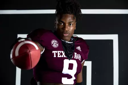 COLLEGE STATION, TX - July 27, 2021 - Defensive back Leon O'Neal Jr. #9 of the Texas A&M Aggies during Texas A&M Aggies Football photo day in College Station, TX. Photo By Craig Bisacre/Texas A&M Athletics