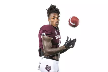 COLLEGE STATION, TX - July 27, 2021 - Defensive back Leon O'Neal Jr. #9 of the Texas A&M Aggies during Texas A&M Aggies Football photo day in College Station, TX. Photo By Craig Bisacre/Texas A&M Athletics