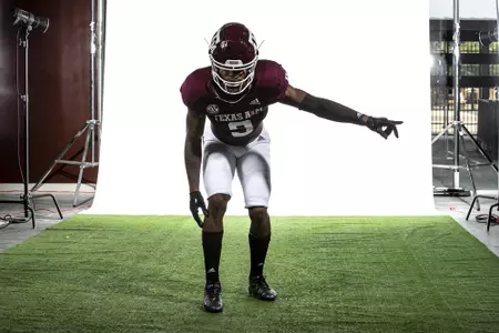 COLLEGE STATION, TX - July 27, 2021 - Defensive back Leon O'Neal Jr. #9 of the Texas A&M Aggies during Texas A&M Aggies Football photo day in College Station, TX. Photo By Craig Bisacre/Texas A&M Athletics