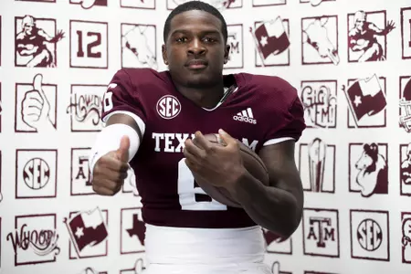 COLLEGE STATION, TX - July 29, 2021 - Running back Devon Achane #6 of the Texas A&M Aggies during Texas A&M Aggies Football Photo Day in The Studio at Kyle Field in College Station, TX. Photo By Texas A&M Athletics/Texas A&M Athletics