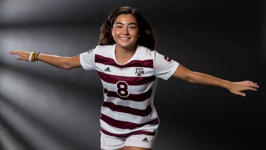 COLLEGE STATION, TX - July 22, 2022 - Forward Maile Hayes #8 of the Texas A&M Aggies during Soccer Photo Day in College Station, TX. Photo By Aiden Shertzer/Texas A&M Athletics
