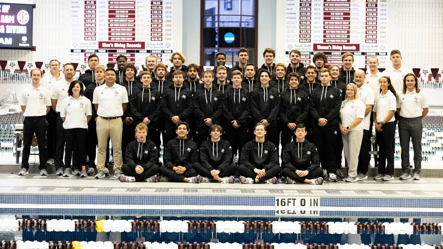 COLLEGE STATION, TX - October 01, 2022 - During Texas A&M Aggies Menâ??s Swimming & Diving team photo day in College Station, TX. Photo By Ethan Mito/Texas A&M Athletics