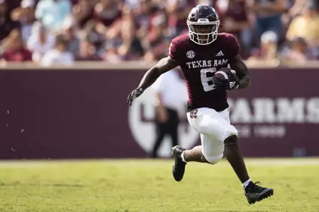 COLLEGE STATION, TX - September 10, 2022 - Running back Devon Achane #6 of the Texas A&M Aggies during the game between the Appalachian State Mountaineers and the Texas A&M Aggies at Kyle Field in College Station, TX. Photo By Brendall O'Banon/Texas A&M Athletics